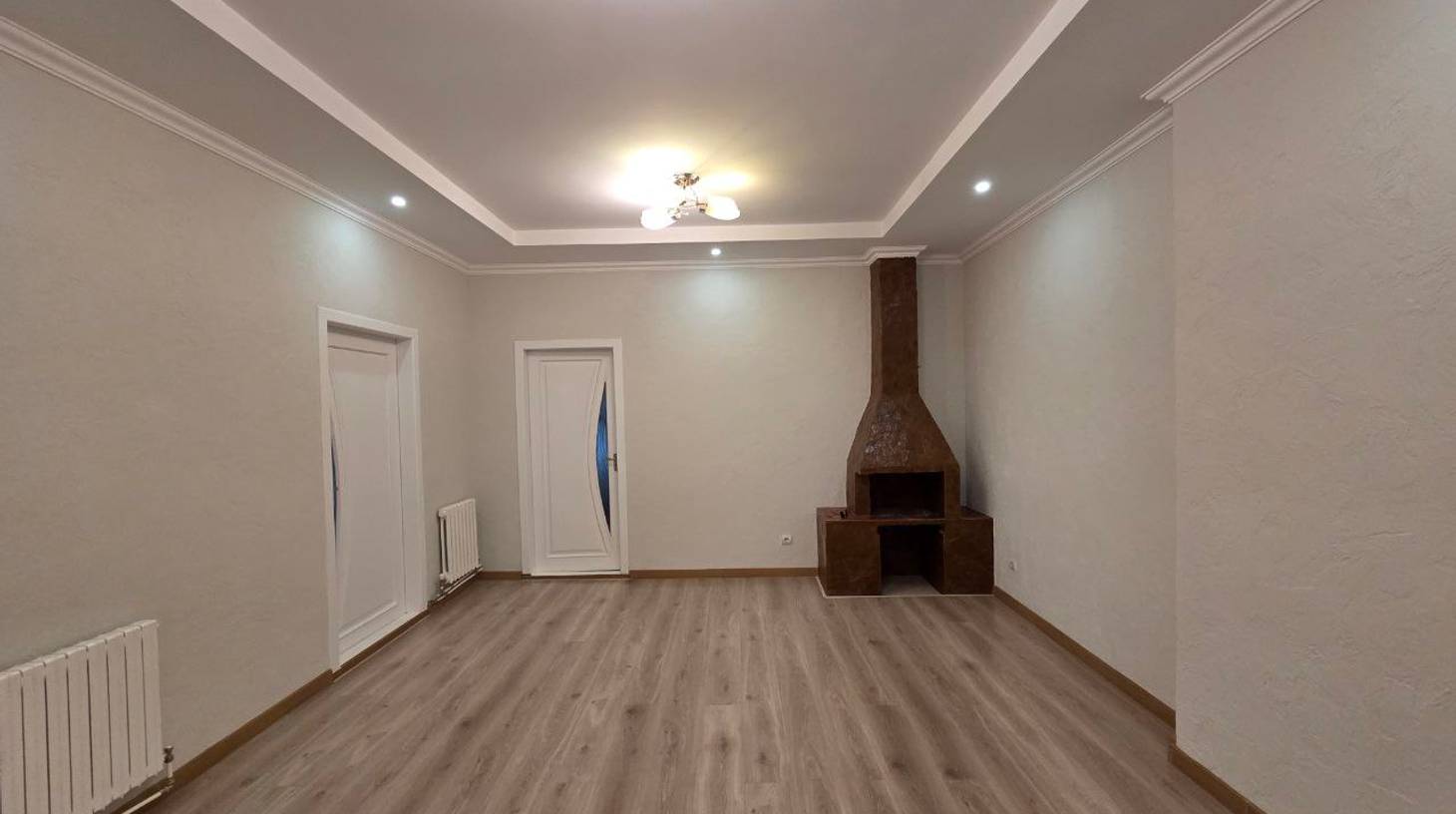 https://images.proimobil.md/cYx3VFSEquuJod2s_m8Hjo8FwKBuOtyaC9tMhIzB5qs/resize:fill:1460:816:1/gravity:ce/bG9jYWw6Ly8vZXN0YXRlL2xyLzQ0OWVmM2UzLTE2ZjAtNDNjNS1iNWY0LTYxMDllMTFiZjI1Yy5qcGVn