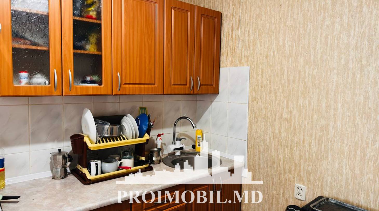 https://images.proimobil.md/can_tgwyLUl7bwMUrgPhYP_2yFbzvo1HNEUzfxM3A7k/watermark:0.75:so:0:30:0.39/resize:fill:1460:816:1/gravity:ce/bG9jYWw6Ly8vZXN0YXRlL2xyL2Q2NzQzY2FlLTg0ZjUtNDc5Zi05MzU4LTQ2NWUyMDAxNWQ3Zi5qcGVn
