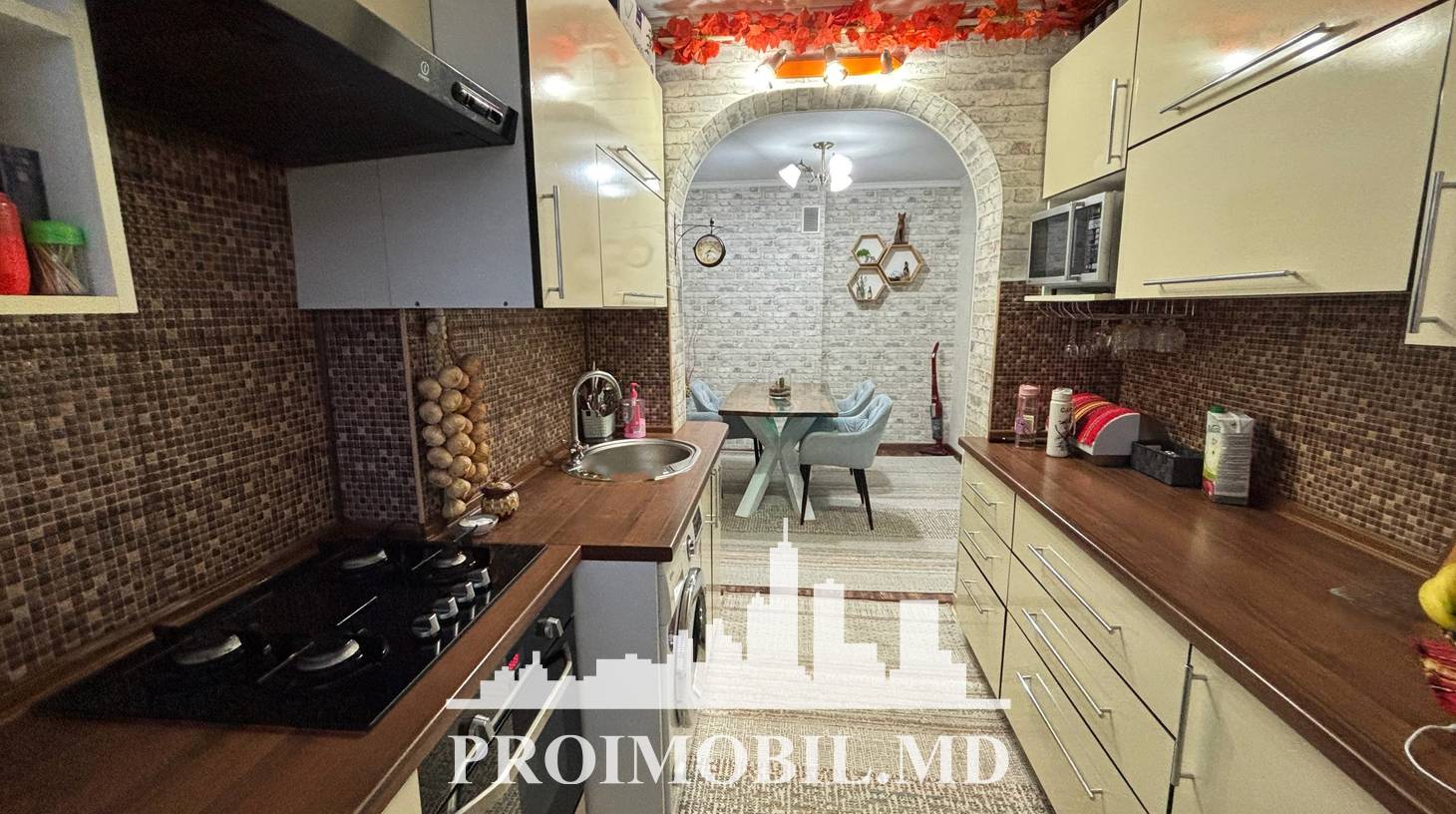 https://images.proimobil.md/cd44XOJQQebiTPFKpVtzj4zY5pEpP6z0Szi8kWui1J8/watermark:0.75:so:0:30:0.39/resize:fill:1460:816:1/gravity:ce/bG9jYWw6Ly8vZXN0YXRlL2xyL2FiNGEzYTMyLTc3YTQtNGYwMS1iNThmLWQ1MzY4NmE2ZDM4Yi5qcGVn