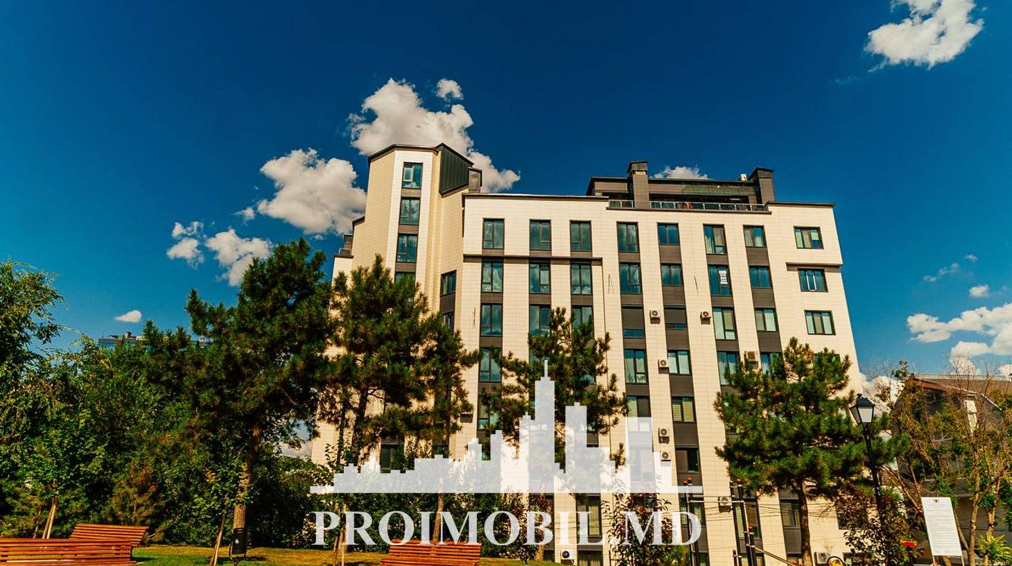 https://images.proimobil.md/cdtxWhBOJg_VyFUdLJY17C_2WrsyE67ynmMKjiGLG5U/watermark:0.75:so:0:30:0.39/resize:fill:1460:816:1/gravity:ce/bG9jYWw6Ly8vZXN0YXRlL2xyL2U0MmZjYzVlLTkwMGUtNDQ5ZS1iYjBkLTNlNDE1MzFlZTA0NC5qcGVn