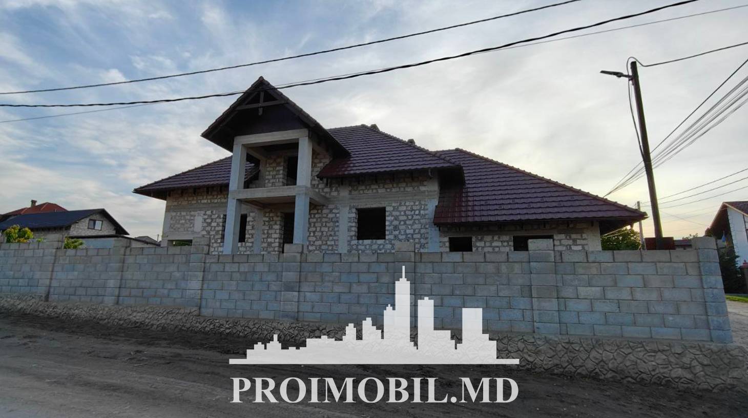 https://images.proimobil.md/ce4eu4bAL6XU5N2st9gsTDsc0vRtF2D8wOSFbxL45K8/watermark:0.75:so:0:30:0.39/resize:fill:1460:816:1/gravity:ce/bG9jYWw6Ly8vZXN0YXRlL2xyL2JjOGE1MGNkLTIxOGUtNDc0Yy05NWVhLTIzY2I0ZWY5YWE0Ni5qcGVn