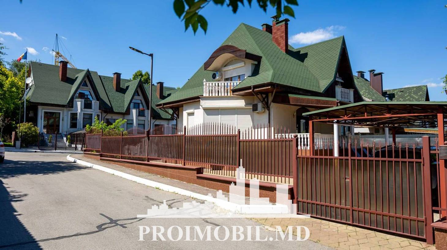 https://images.proimobil.md/cej6jZwljLqEor0iKrcy0z8ItX3_FalVoCikxzN3eDQ/watermark:0.75:so:0:30:0.39/resize:fill:1460:816:1/gravity:ce/bG9jYWw6Ly8vZXN0YXRlL2xyLzcxMzU5NzAwLTk2ZDctNGExZS1iMWI4LTY3NTgxMjg5YTI4ZS5qcGVn