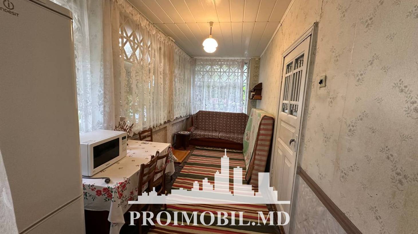 https://images.proimobil.md/cfN8MhWVjKw5kPmX5FYoQGc1DR_b-emCTV5WaLUtT4M/watermark:0.75:so:0:30:0.39/resize:fill:1460:816:1/gravity:ce/bG9jYWw6Ly8vZXN0YXRlL2xyL2Y1MzQ3N2Q4LWI0ZjMtNGE1Mi1hNmU4LThiMmEyNDNlNjE3MS5qcGVn