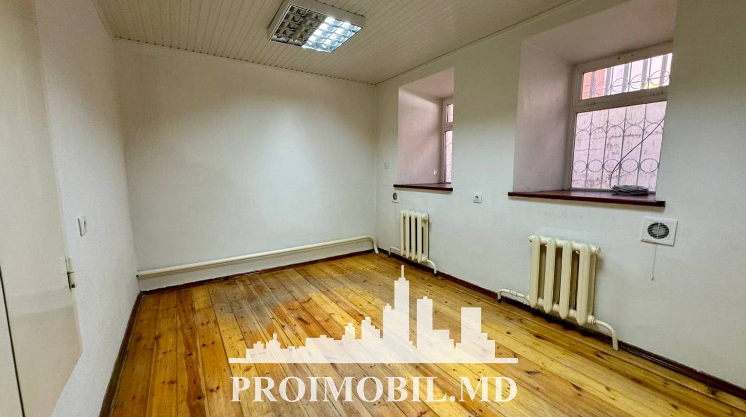 https://images.proimobil.md/cim4z0i9riaJPFDyEZaxEbhQmfJ5Y_Q12oeV5KuouOM/watermark:0.75:so:0:30:0.39/resize:fill:1460:816:1/gravity:ce/bG9jYWw6Ly8vZXN0YXRlL2xyLzk5NjBhMmU1LTRkMzktNDAxNi05YmQyLTAxMmNhNjRlZTEwMi5qcGVn