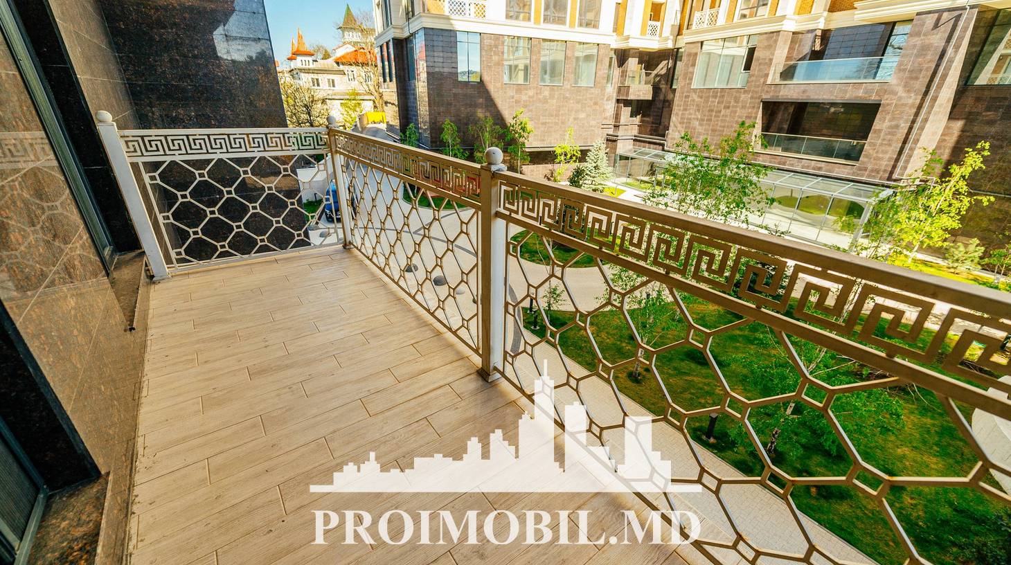 https://images.proimobil.md/cn-C2KZ_yyjCMkOIXTc1x-tCppEFjDnnO_aw1FlpjoQ/watermark:0.75:so:0:30:0.39/resize:fill:1460:816:1/gravity:ce/bG9jYWw6Ly8vZXN0YXRlL2xyL2NhNzdhMTUyLWU5MGQtNGYzNS04OWFlLTEwM2MzNDQxYjY0Yy5qcGVn