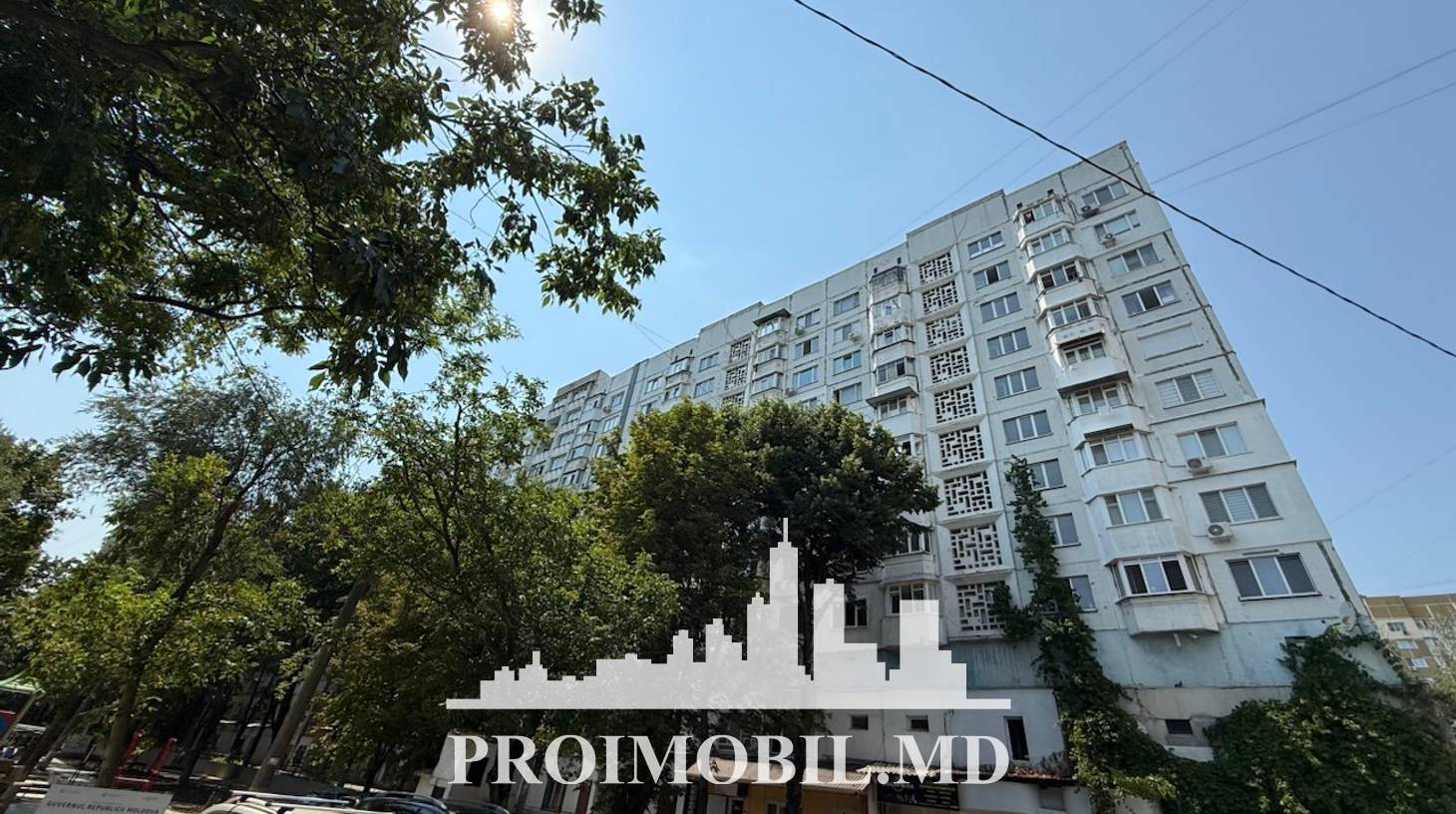 https://images.proimobil.md/cvCcBazqWMNFWREm5iwc_Mq-IDHH6UABBHXLa-1oqk8/watermark:0.75:so:0:30:0.39/resize:fill:1460:816:1/gravity:ce/bG9jYWw6Ly8vZXN0YXRlL2xyLzc1ZWM0ZjY2LTUzNzUtNDIxMC1hODdmLWFmYjYwOTVmZGEwZS5qcGVn