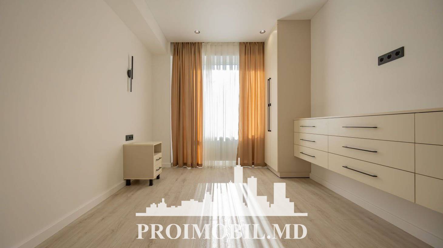https://images.proimobil.md/cvNkxbNituaiCtEt___-DBDxxaMpdc0TuRVkrpzuXmU/watermark:0.75:so:0:30:0.39/resize:fill:1460:816:1/gravity:ce/bG9jYWw6Ly8vZXN0YXRlL2xyLzQ0MmU1NmM0LTZjMWItNDY1NS1hYWVkLWIyNTg2Yjc4NTJmMy5qcGVn