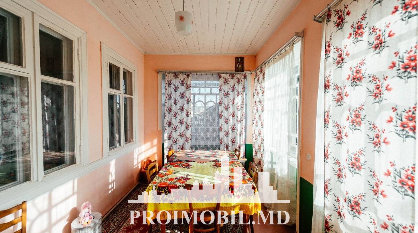 https://images.proimobil.md/cvmb-K3D9dFT9uvhCsOoIU37j9ZfGkdnMH6i70M3Qy8/watermark:0.75:so:0:30:0.39/resize:fill:1460:816:1/gravity:ce/bG9jYWw6Ly8vZXN0YXRlL2xyLzUxNTZmODU3LTM4OGUtNGY0Ny04NDUwLTJhYTIzZGVhNmFlOC5qcGVn