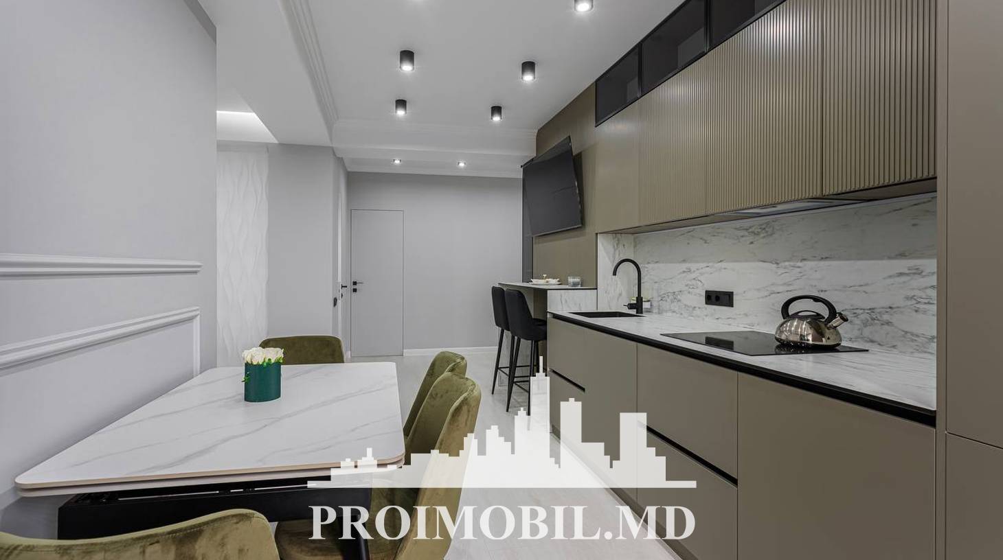 https://images.proimobil.md/cwgBcZ0NPYpq17yx38N3NCHF4CW0VyZZgP3lDlS68XI/watermark:0.75:so:0:30:0.39/resize:fill:1460:816:1/gravity:ce/bG9jYWw6Ly8vZXN0YXRlL2xyLzY2NTdkNDRiLWQ5NWItNDM4Mi05NTkzLWEwYWNmNDhhYzMzOS5qcGVn