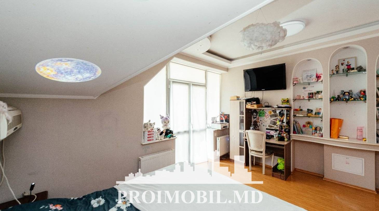 https://images.proimobil.md/cwmURWWMnwyFf085S6k1pgr8axDmL3hrF6qbOSXFHKg/watermark:0.75:so:0:30:0.39/resize:fill:1460:816:1/gravity:ce/bG9jYWw6Ly8vZXN0YXRlL2xyL2EzODM5NTlhLTAyMjMtNDE1OC1hMmVmLTRlMDc3NTFkMTg2NS5qcGVn