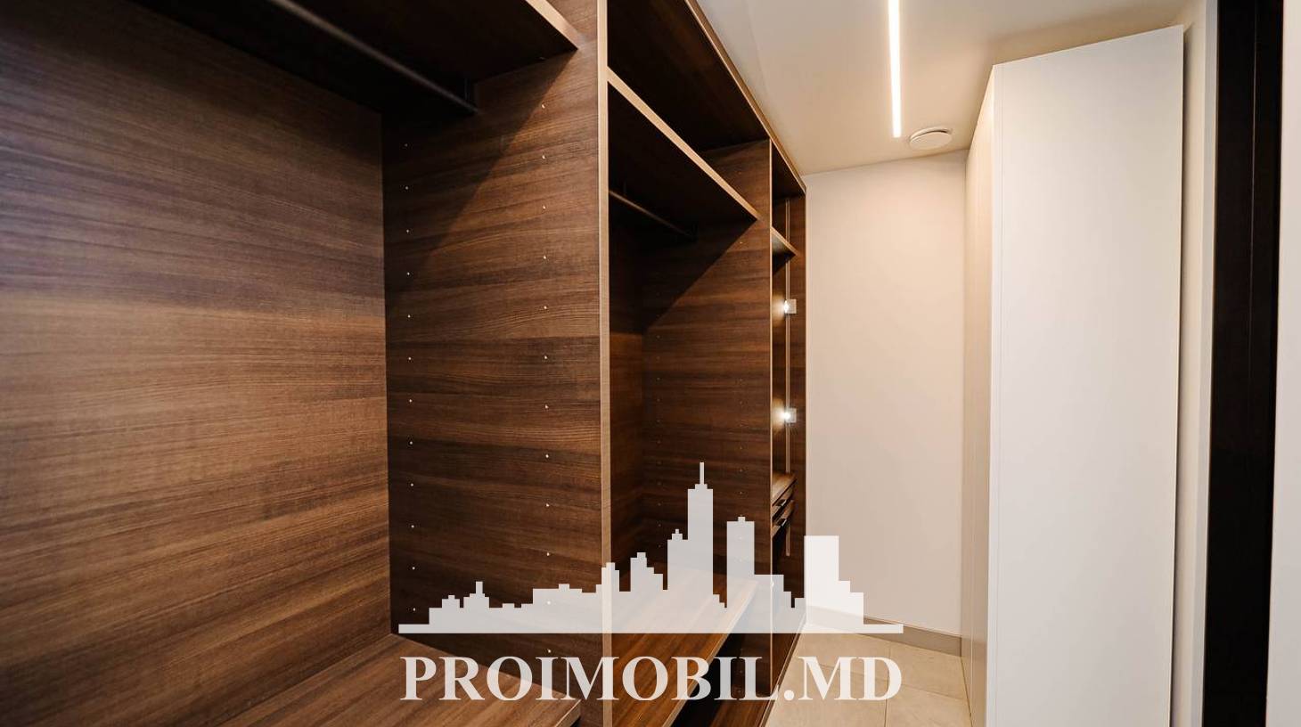 https://images.proimobil.md/cyiUXEpTD9r6I_NkS3_nsG7c3FyFYaLcHbvGGJ1L-Yo/watermark:0.75:so:0:30:0.39/resize:fill:1460:816:1/gravity:ce/bG9jYWw6Ly8vZXN0YXRlL2xyL2E2ZWE5Y2EzLWJlODAtNGE4OS1hYWQxLTg4NGU5MGU2OWE0YS5qcGVn