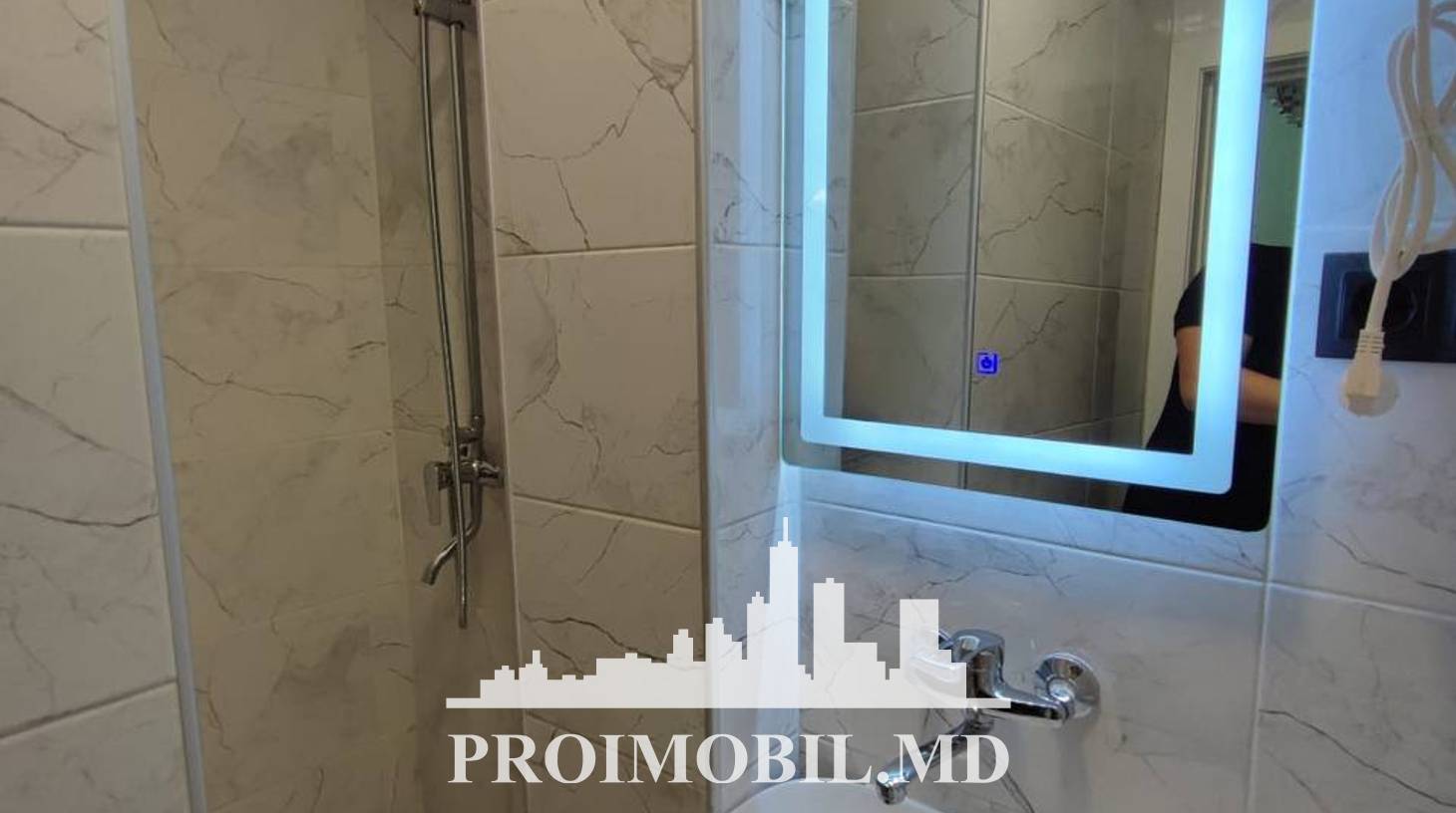 https://images.proimobil.md/czNV0qBIk1mHs2p1K7C8uc1gI7tmN26TMyYndcEg0hA/watermark:0.75:so:0:30:0.39/resize:fill:1460:816:1/gravity:ce/bG9jYWw6Ly8vZXN0YXRlL2xyLzIwNmIxYzk2LTk5NzAtNGM3Ni1iYmM3LTA5MDliNDVkMzcxNy5qcGVn