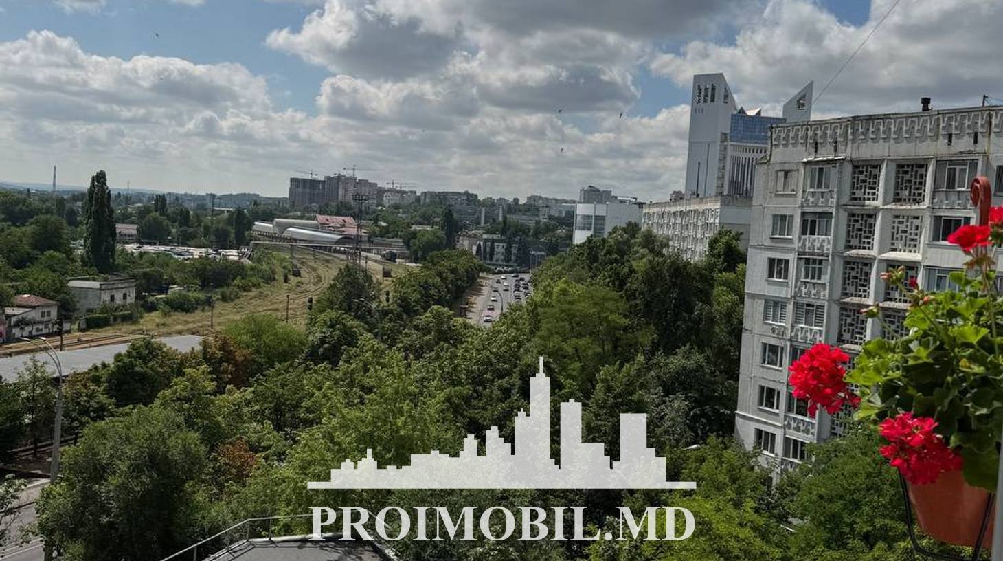 https://images.proimobil.md/d-LMcPOw9j0ws1_l30ki-VNbTP1wv9qpD7FkpbCxJXY/watermark:0.75:so:0:30:0.39/resize:fill:1460:816:1/gravity:ce/bG9jYWw6Ly8vZXN0YXRlL2xyL2QxOGQ1NjEyLTgxNTUtNDQ1Yi05ZDM5LWZkMWI5MjUxZjllOC5qcGVn