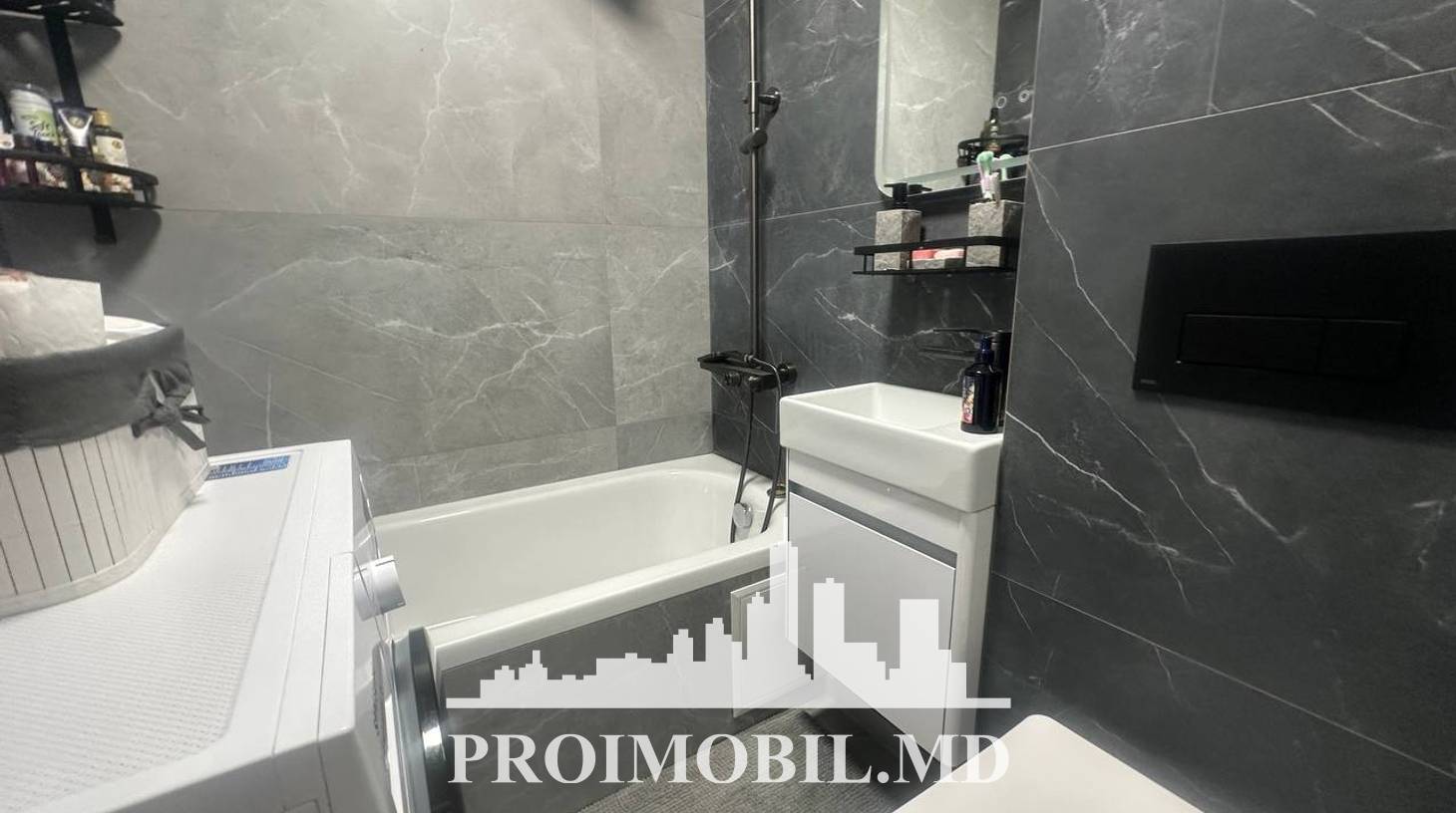 https://images.proimobil.md/d-uTSIgUxtZp8ywnT5KknqFY9pqpB1qb8xTDz03NJiQ/watermark:0.75:so:0:30:0.39/resize:fill:1460:816:1/gravity:ce/bG9jYWw6Ly8vZXN0YXRlL2xyLzA3MDZlMTcwLWE3YjMtNGZhMS1iNzM5LTRhODJhZjg2YTlmMS5qcGVn