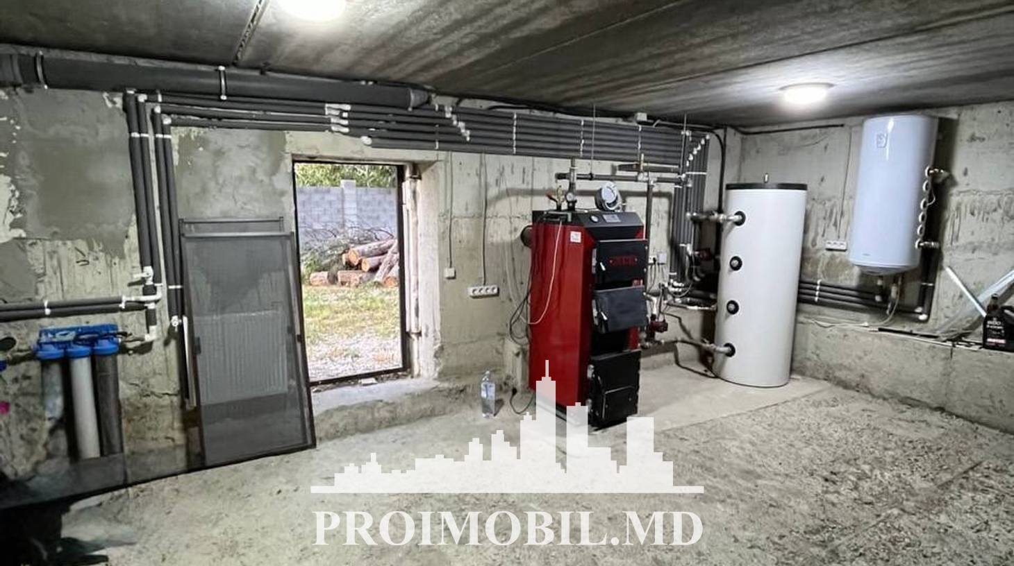 https://images.proimobil.md/d4G-nVrYJPNoDHfxiEN4tVDU5Omvs0D9jY5XDlyRD38/watermark:0.75:so:0:30:0.39/resize:fill:1460:816:1/gravity:ce/bG9jYWw6Ly8vZXN0YXRlL2xyL2E5NjQzNzMzLTFjNGEtNDdkZS1hMzA2LTY5YTYwYWNhNjhmNS5qcGVn