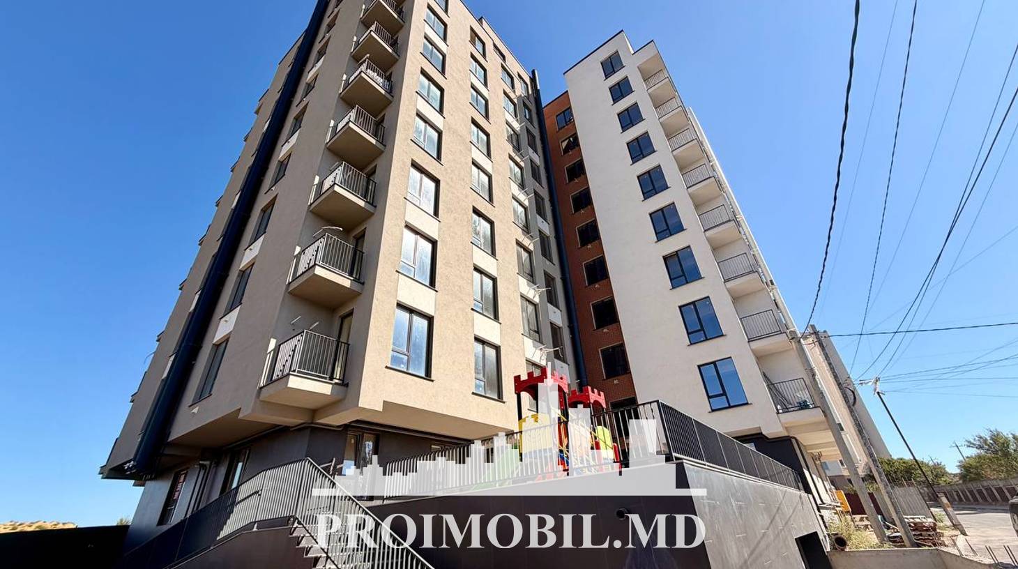 https://images.proimobil.md/d7DVALVYZs2_esLR0Z2o_7UxAu1sodsC7QihGIdQg8s/watermark:0.75:so:0:30:0.39/resize:fill:1460:816:1/gravity:ce/bG9jYWw6Ly8vZXN0YXRlL2xyLzQ3ZGFjYjFiLWY2NzMtNGFjYS04ZmZjLWU0NjRjZWM5OThkMC5qcGVn