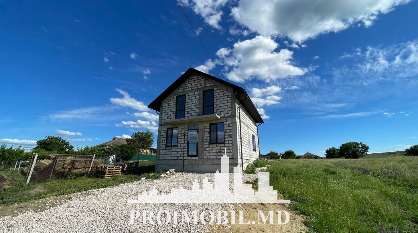 https://images.proimobil.md/d7v7NUC0U8dGolAsSLAxLAL_2wGCSjawGYnfFer0u8Y/watermark:0.75:so:0:30:0.39/resize:fill:1460:816:1/gravity:ce/bG9jYWw6Ly8vZXN0YXRlL2xyLzVjMmMxMWY2LTE2NmEtNGFkOS1hMzVlLTdjMzM5Mjc5NDhiOC5qcGVn