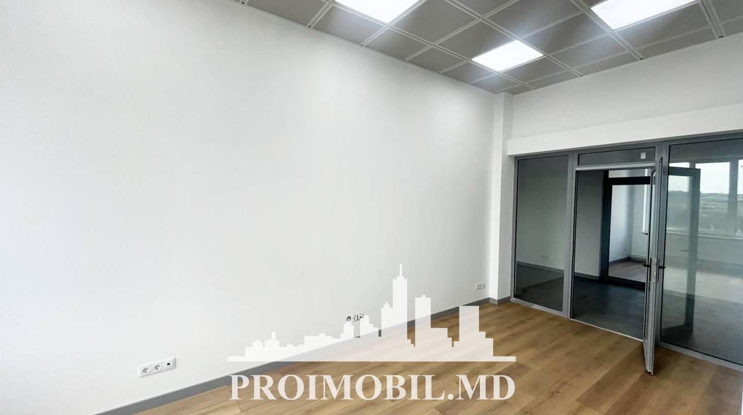 https://images.proimobil.md/dABBbEcz24euh42ARyYKbJfxW5y0JGy1jXLW9mL70L4/watermark:0.75:so:0:30:0.39/resize:fill:1460:816:1/gravity:ce/bG9jYWw6Ly8vZXN0YXRlL2xyL2YwYjVhYzdmLTE2ZjUtNDU3Ny05OGI5LTgyYTljMTE3ZGJhZi5qcGVn