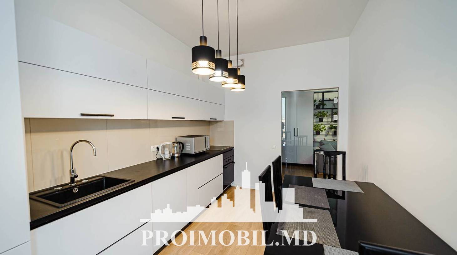 https://images.proimobil.md/dAa3GXJSUggB5huccBp6Pq_x9R7ymTAhDKU1z_LQDsA/watermark:0.75:so:0:30:0.39/resize:fill:1460:816:1/gravity:ce/bG9jYWw6Ly8vZXN0YXRlL2xyLzExNWRlYzM0LWE1YzYtNGNmZC1iY2YxLTE2MjNiOTg0ZGU2Mi5qcGVn