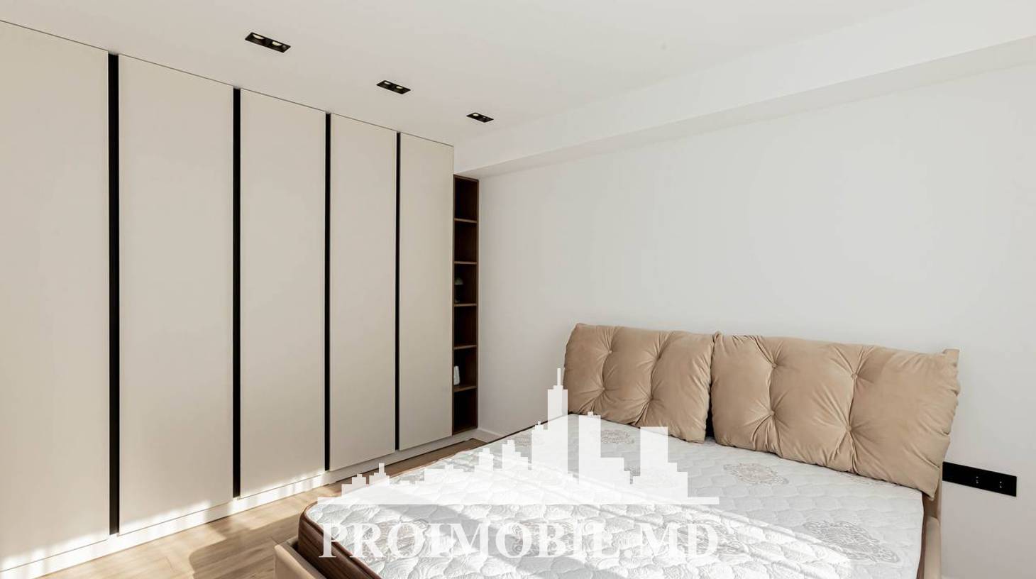 https://images.proimobil.md/dAv_YUiT-WWCjbLA9riZwOK-ZrMQlK9fRr_Kyx0cg9w/watermark:0.75:so:0:30:0.39/resize:fill:1460:816:1/gravity:ce/bG9jYWw6Ly8vZXN0YXRlL2xyLzc2YWJhMDAwLWNiMDEtNGNhNi1hZTg4LWFkYTQwNTMwNzVkMy5qcGVn