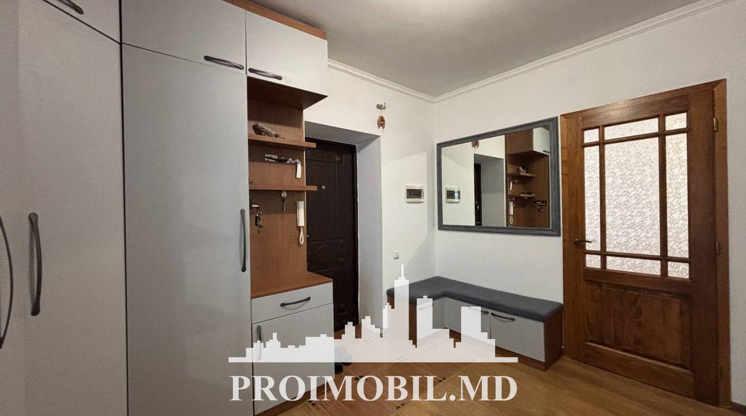 https://images.proimobil.md/dEdKeWKi29i95o4dNiLK5aygTD60wDga8Mxz0miRONc/watermark:0.75:so:0:30:0.39/resize:fill:1460:816:1/gravity:ce/bG9jYWw6Ly8vZXN0YXRlL2xyLzg4YjA3NWM4LTg4ZWItNGI1ZC1hNjEzLTg5ZDgzZGUzM2Q1Yy5qcGVn