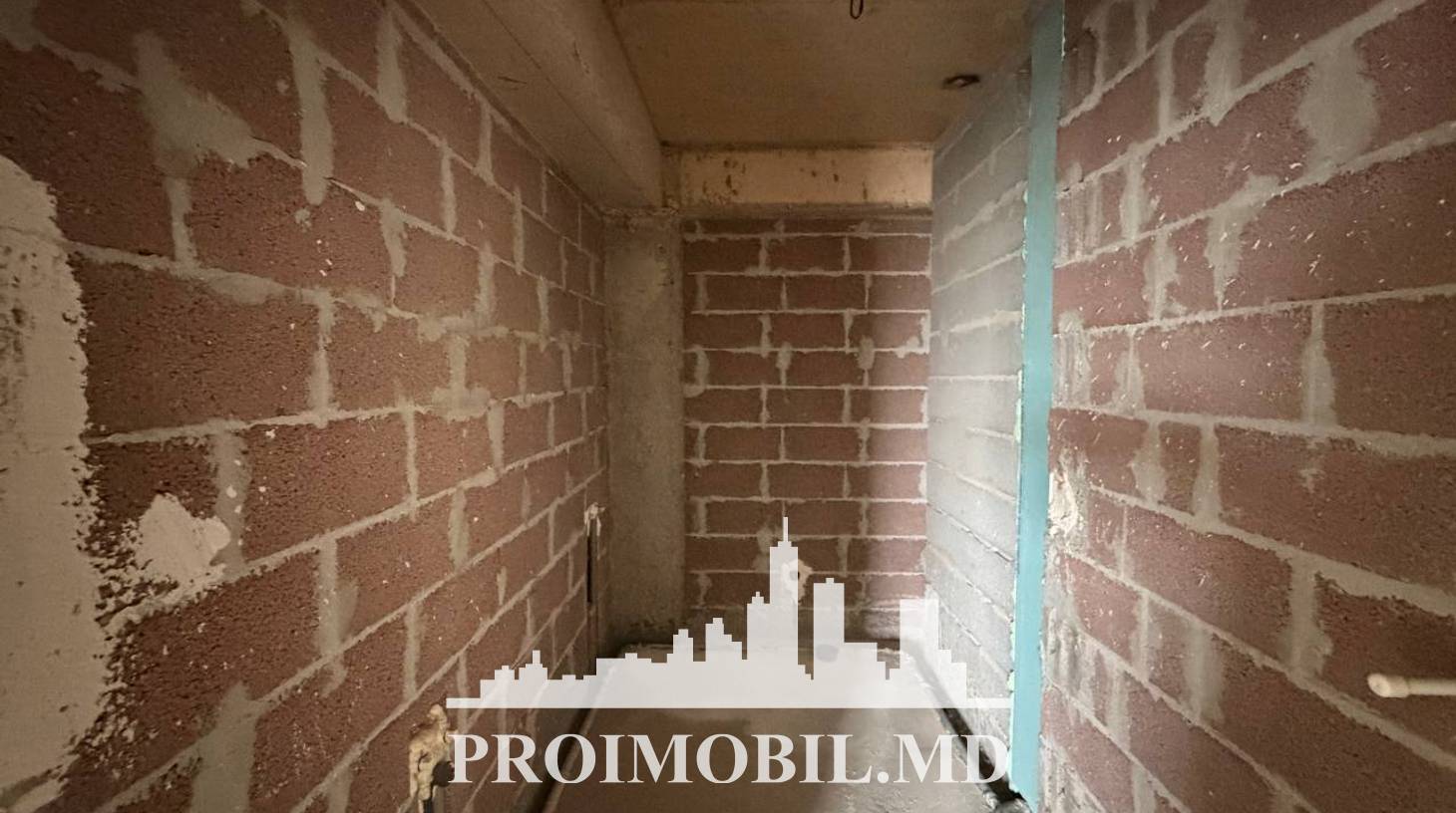 https://images.proimobil.md/dEtHZQxL2fIRGUt3l1jekrNUpqPGWlF9nz5l9qYXgbI/watermark:0.75:so:0:30:0.39/resize:fill:1460:816:1/gravity:ce/bG9jYWw6Ly8vZXN0YXRlL2xyLzZlYTY2ZTYyLThhNGUtNDc4Ni05OTQxLWZmYWJiODE5Mzg1OS5qcGVn