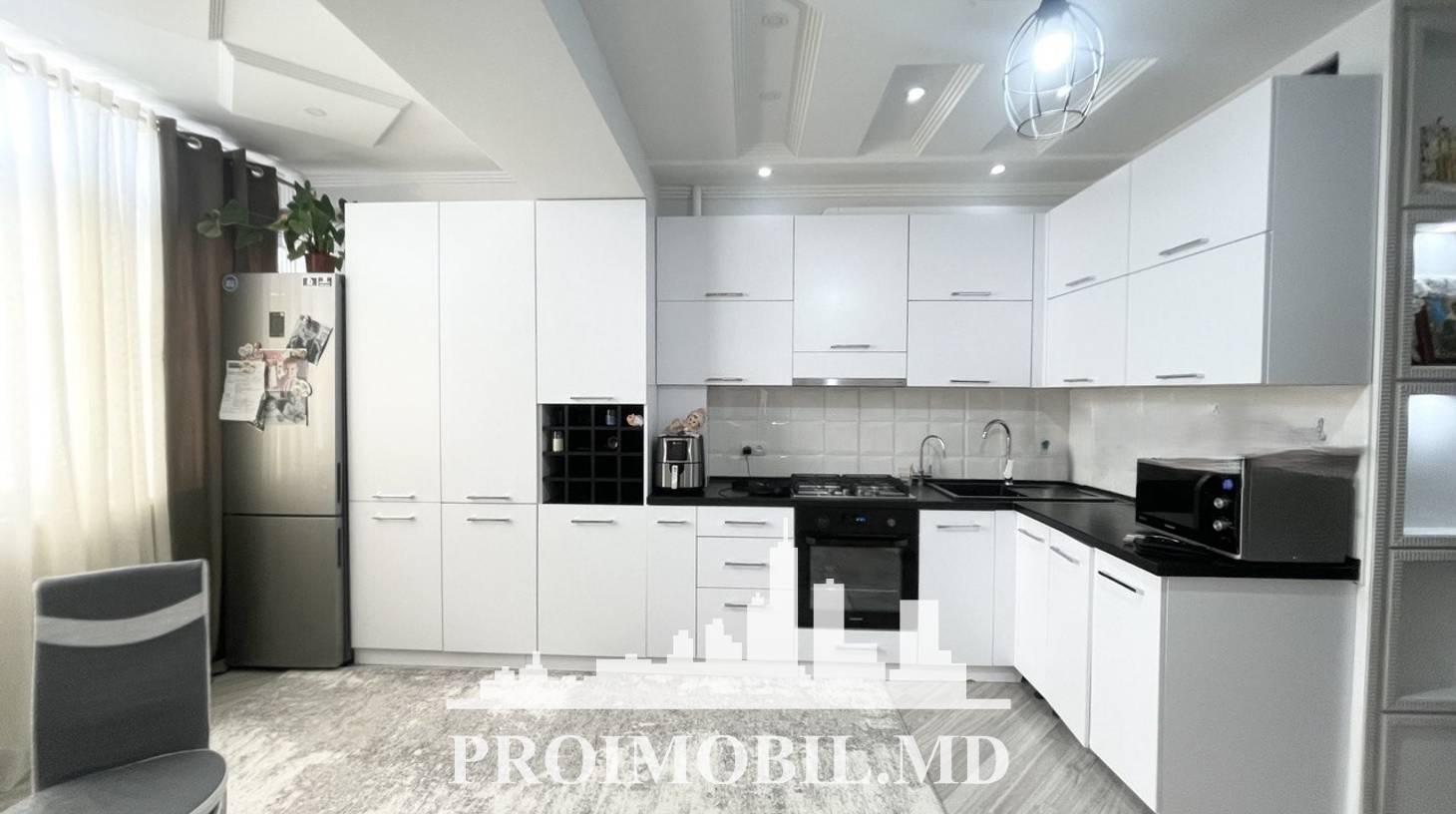 https://images.proimobil.md/dFfzBEZAvas0eUa95aunFGej5qji9TrILW4QdY8j878/watermark:0.75:so:0:30:0.39/resize:fill:1460:816:1/gravity:ce/bG9jYWw6Ly8vZXN0YXRlL2xyLzY3NmQxNDI5LTI3YjctNDkxNi1iMzJkLWQ1OWY5MjU1MGI2Mi5qcGVn
