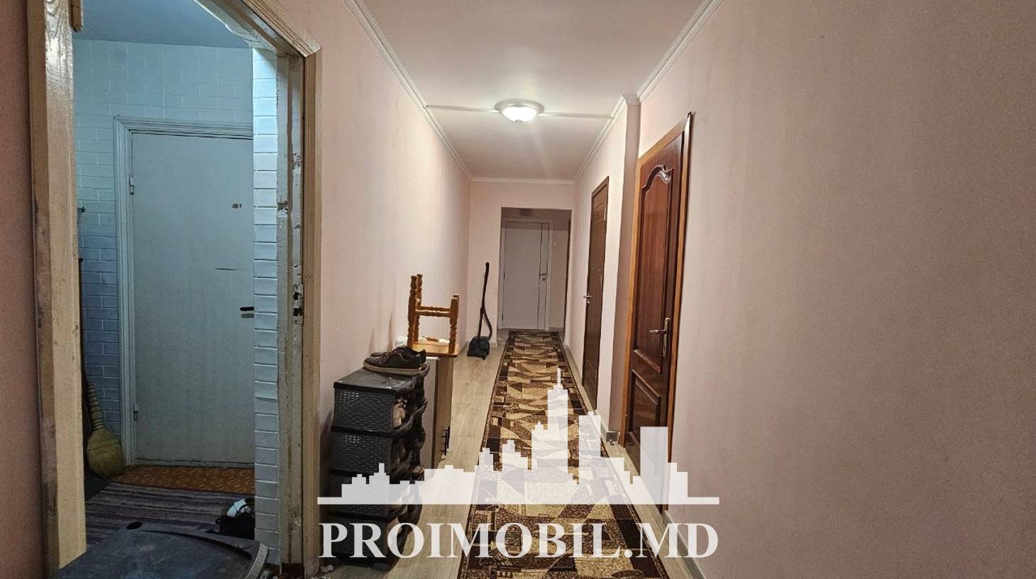 https://images.proimobil.md/dFvvDGrctujrUSLXo5LUsKpVjwxvJiXjOOetMh__D5E/watermark:0.75:so:0:30:0.39/resize:fill:1460:816:1/gravity:ce/bG9jYWw6Ly8vZXN0YXRlL2xyLzQ0ZTVjNGY5LTY1MzktNGJmYy05Mzg1LTMzOGU1NDgzYTY3NC5qcGVn