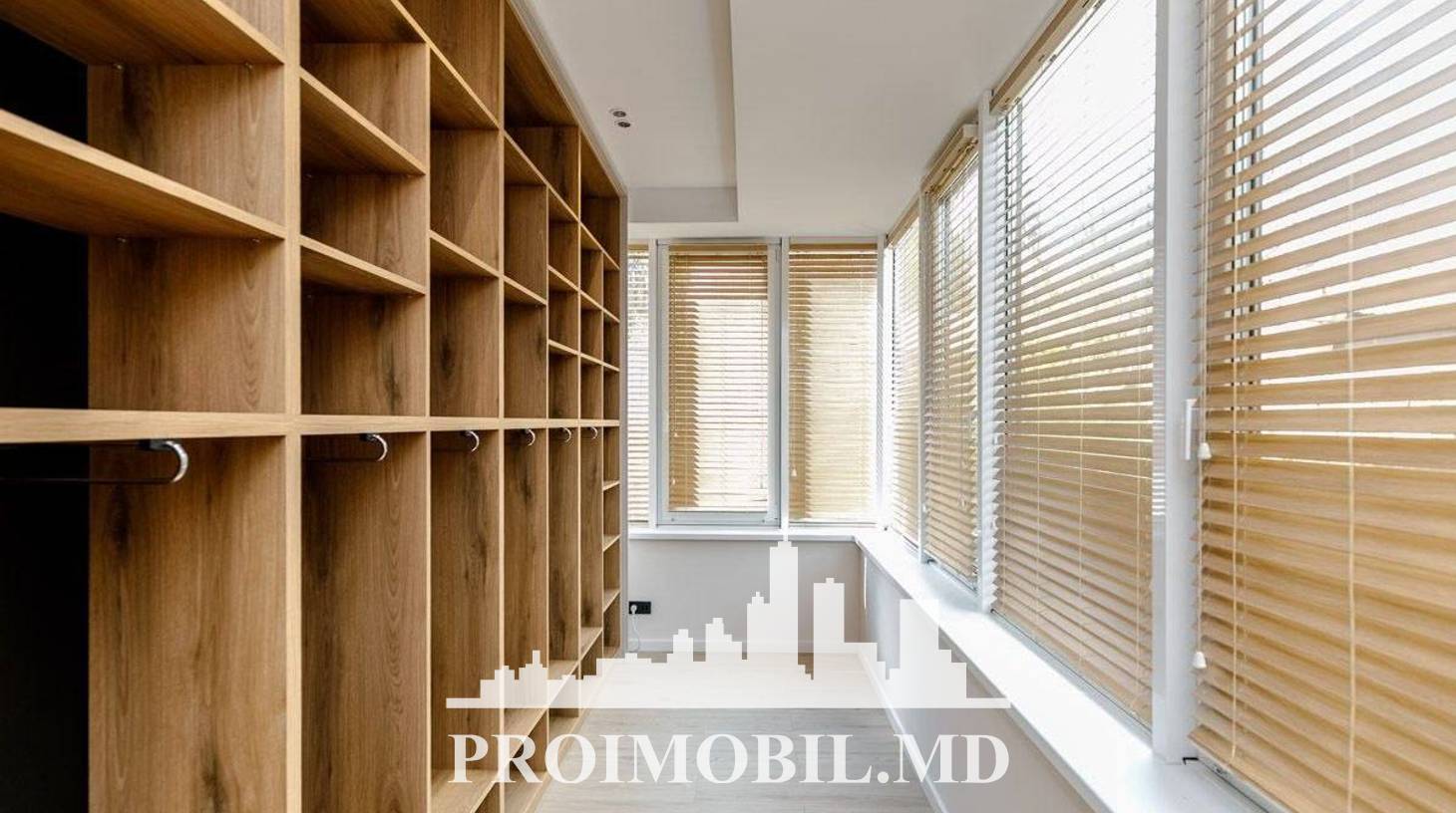 https://images.proimobil.md/dHe3R-I_mG2CKAUEvp3KK1bdv0N4eEJtVdNpLbdta24/watermark:0.75:so:0:30:0.39/resize:fill:1460:816:1/gravity:ce/bG9jYWw6Ly8vZXN0YXRlL2xyLzI2M2QyMDE4LTk2NzktNGM3MC1iZTk0LWUwNmJhNTYwMmY2Mi5qcGVn