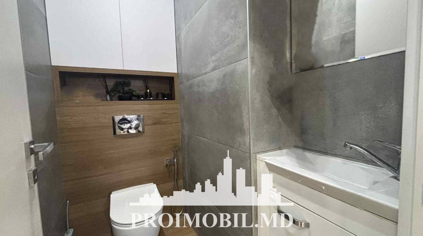 https://images.proimobil.md/dLMtqMyJnA2wA654jS3tJqlgd__e66Av_V5UlQNWX1E/watermark:0.75:so:0:30:0.39/resize:fill:1460:816:1/gravity:ce/bG9jYWw6Ly8vZXN0YXRlL2xyL2ZkOGUzOGIwLTY3YWEtNGUxMC05Y2UxLWE3NTczOGU1YWQxOC5qcGVn