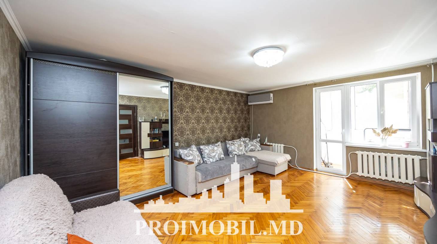 https://images.proimobil.md/dMemM89T8w4_d0xDBCRj7E8udMFJVNp25aGDMrezw-4/watermark:0.75:so:0:30:0.39/resize:fill:1460:816:1/gravity:ce/bG9jYWw6Ly8vZXN0YXRlL2xyL2IzMTBiNzk0LTM5MDgtNDc1NS04MGU3LWRkNGMxNjRhNmI4ZC5qcGVn