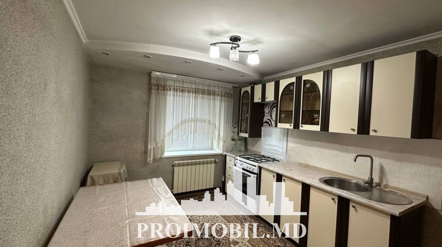 https://images.proimobil.md/dQGlkFyIkE2PSGwxiM2dFucQ9T3MRkBPxV0VwH-f08Q/watermark:0.75:so:0:30:0.39/resize:fill:1460:816:1/gravity:ce/bG9jYWw6Ly8vZXN0YXRlL2xyL2Q2NDc2YWMxLTAxNzktNGY4Mi05ZjYzLTllYjBkODE4OGVlNC5qcGVn
