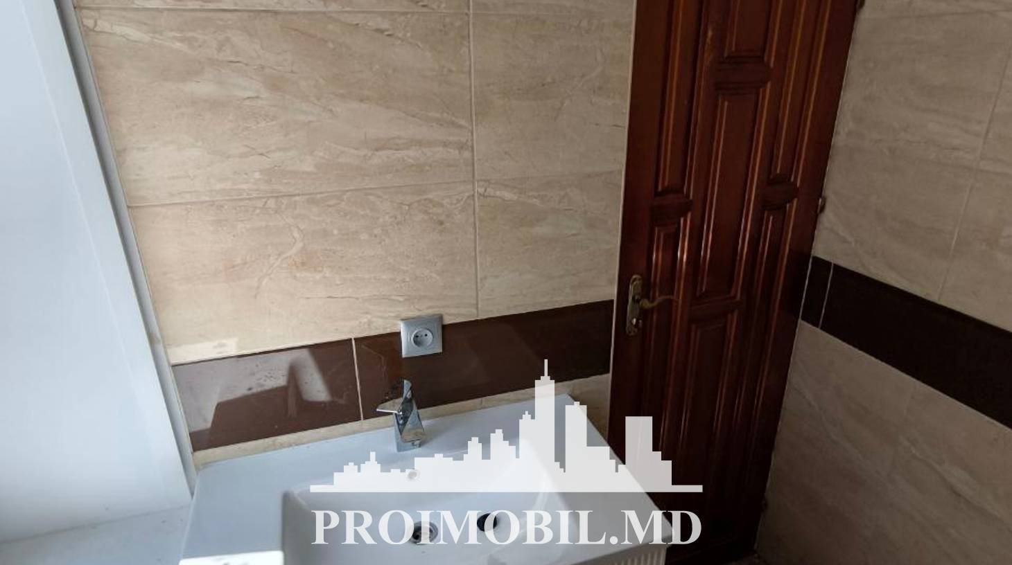 https://images.proimobil.md/dR7j5-JtPDr0-G134dTBL0WlUu2eZnY3ntjdniV_4Dw/watermark:0.75:so:0:30:0.39/resize:fill:1460:816:1/gravity:ce/bG9jYWw6Ly8vZXN0YXRlL2xyL2U5OWQ2NWQ4LWVkY2QtNGQwNS1iM2Q2LWVjYjE2MTllNmU2Yy5qcGVn