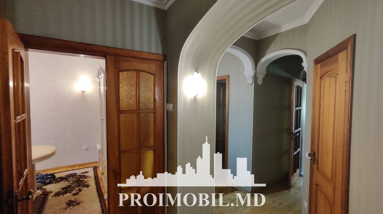 https://images.proimobil.md/dR_im2SwjWRBlM9H6frnf9GtiE19WuCXSTSm55YOpR0/watermark:0.75:so:0:30:0.39/resize:fill:1460:816:1/gravity:ce/bG9jYWw6Ly8vZXN0YXRlL2xyL2EyNDMxNGUzLTdmMjMtNGU2OS1iYjRlLTY5ZTk4MDAzNzAyZC5qcGVn
