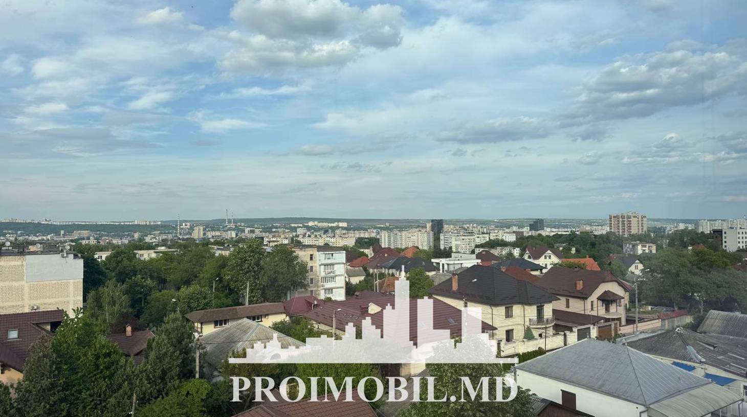 https://images.proimobil.md/dRsepKHWbqY0W3-J-SuBSAwYClQgQAVe6F0ohlY5c2c/watermark:0.75:so:0:30:0.39/resize:fill:1460:816:1/gravity:ce/bG9jYWw6Ly8vZXN0YXRlL2xyLzgwOTU5NGMzLTZkODgtNGRhNy04Njk3LTlhYWVhMzAzMGUzOS5qcGVn