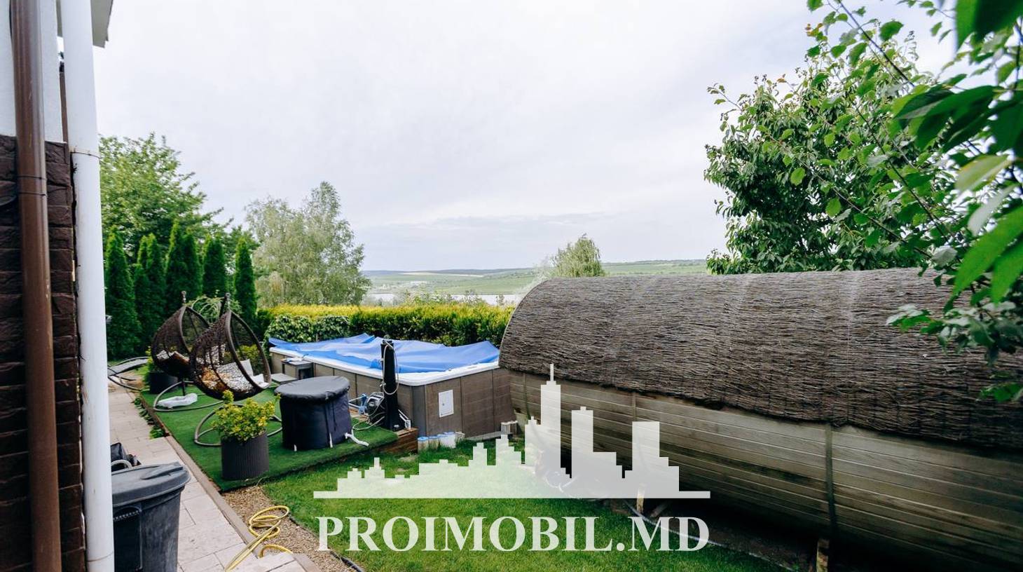 https://images.proimobil.md/dSJcO50bZZq9WY16urLShHXELaivylxqhemoc3b9Q_8/watermark:0.75:so:0:30:0.39/resize:fill:1460:816:1/gravity:ce/bG9jYWw6Ly8vZXN0YXRlL2xyL2NlMmM3ZDFhLWRhNjUtNDY3MS05NjE2LTNkNTUxNTg5N2FhMy5qcGVn