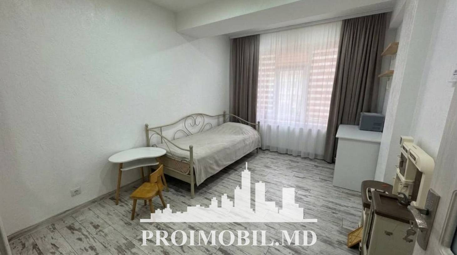 https://images.proimobil.md/dTRizegm06gi5Cx2z7HBW3g0uJdrlCkbBkFmk3ZyXvQ/watermark:0.75:so:0:30:0.39/resize:fill:1460:816:1/gravity:ce/bG9jYWw6Ly8vZXN0YXRlL2xyLzA2YjJhNzhhLTk1N2UtNDAwMS1hNTg2LWEwM2E4YWY2NDc3Mi5qcGVn