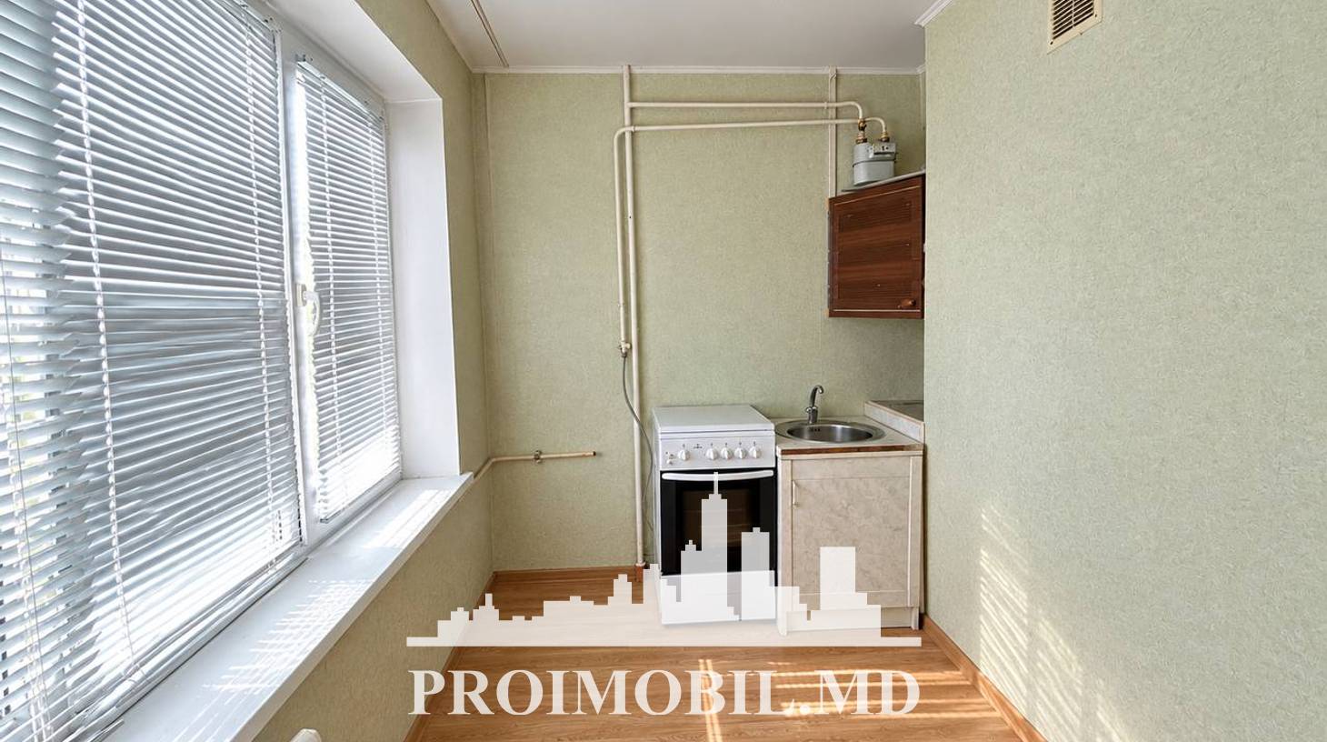 https://images.proimobil.md/dUEGQkfGwhIYUhreuWmn-QO90XGZrPHAhj-ZEinGB3Y/watermark:0.75:so:0:30:0.39/resize:fill:1460:816:1/gravity:ce/bG9jYWw6Ly8vZXN0YXRlL2xyL2I5OGQwOTUyLTIxYzgtNGY1Ni1iMGEwLWFhYzhhYTAwMDdkMC5qcGVn