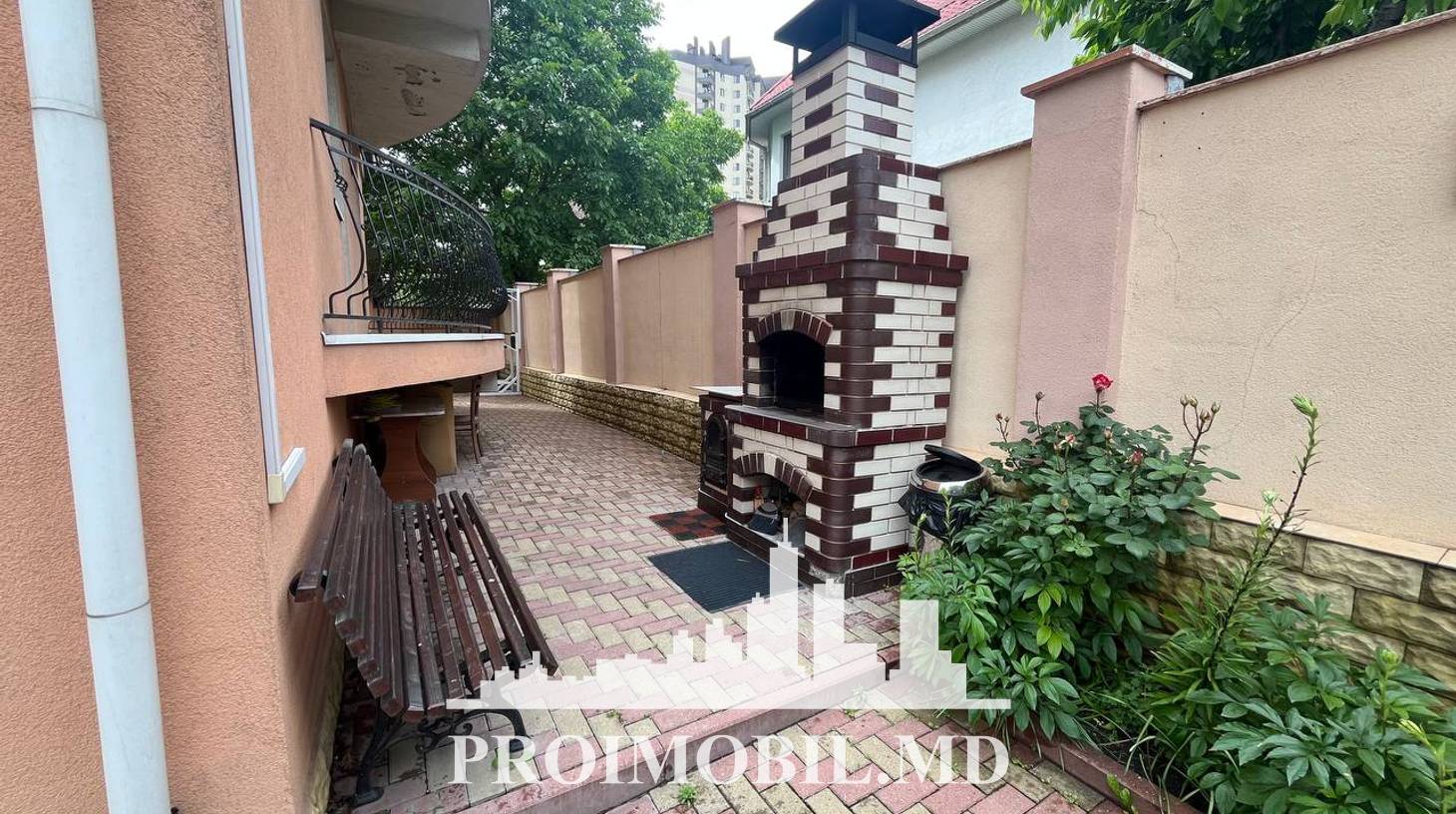 https://images.proimobil.md/dUcL5DGOrxcpd1LUow7vF-DewnRsUNzYfc9ZainfNdA/watermark:0.75:so:0:30:0.39/resize:fill:1460:816:1/gravity:ce/bG9jYWw6Ly8vZXN0YXRlL2xyL2NiZjM5MmNmLWQ3NTEtNDJlNS05ZGMzLTIyNWJmODUyZmQ0OC5qcGVn
