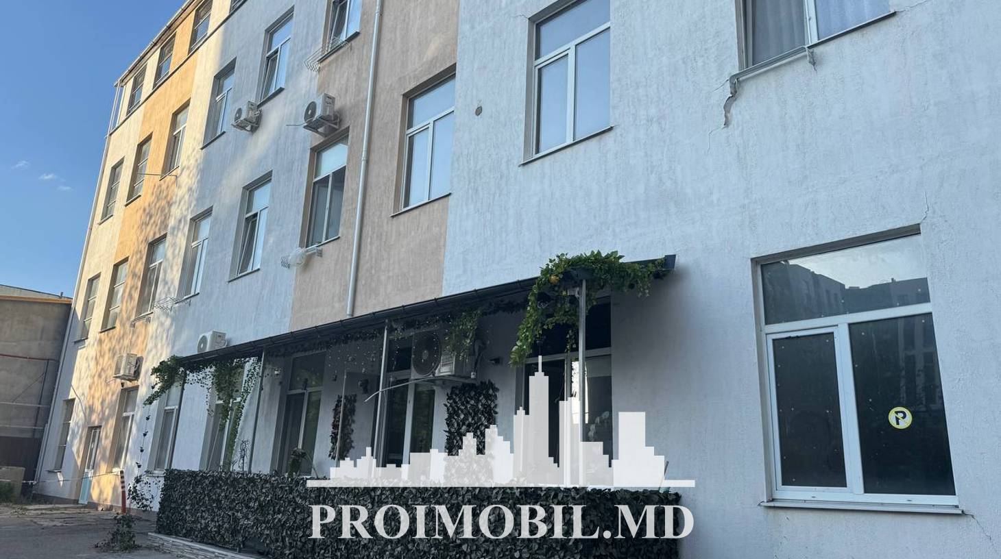 https://images.proimobil.md/dVhdCt44uat3qML4dkDL8gs5BDszhG4u9iuehn629Xk/watermark:0.75:so:0:30:0.39/resize:fill:1460:816:1/gravity:ce/bG9jYWw6Ly8vZXN0YXRlL2xyLzVhMTZhZTQ5LTc5M2ItNGU2MS1hNTQ2LTM3MjljYjUyZjQxZi5qcGVn