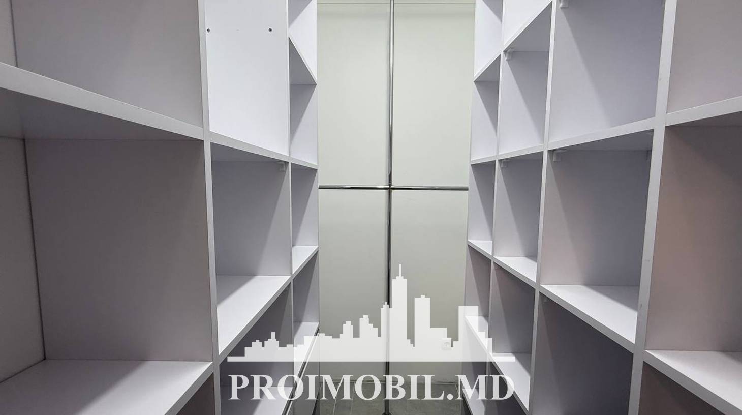 https://images.proimobil.md/dWh9BWlQFRwZT8BvkySJstgOzbPE2Wl9QxL7PRpfp3A/watermark:0.75:so:0:30:0.39/resize:fill:1460:816:1/gravity:ce/bG9jYWw6Ly8vZXN0YXRlL2xyL2MzOGFhYjVmLWZhODAtNDBkYy1hYWRhLWVmNzVjMzQ5MDc3OC5qcGVn