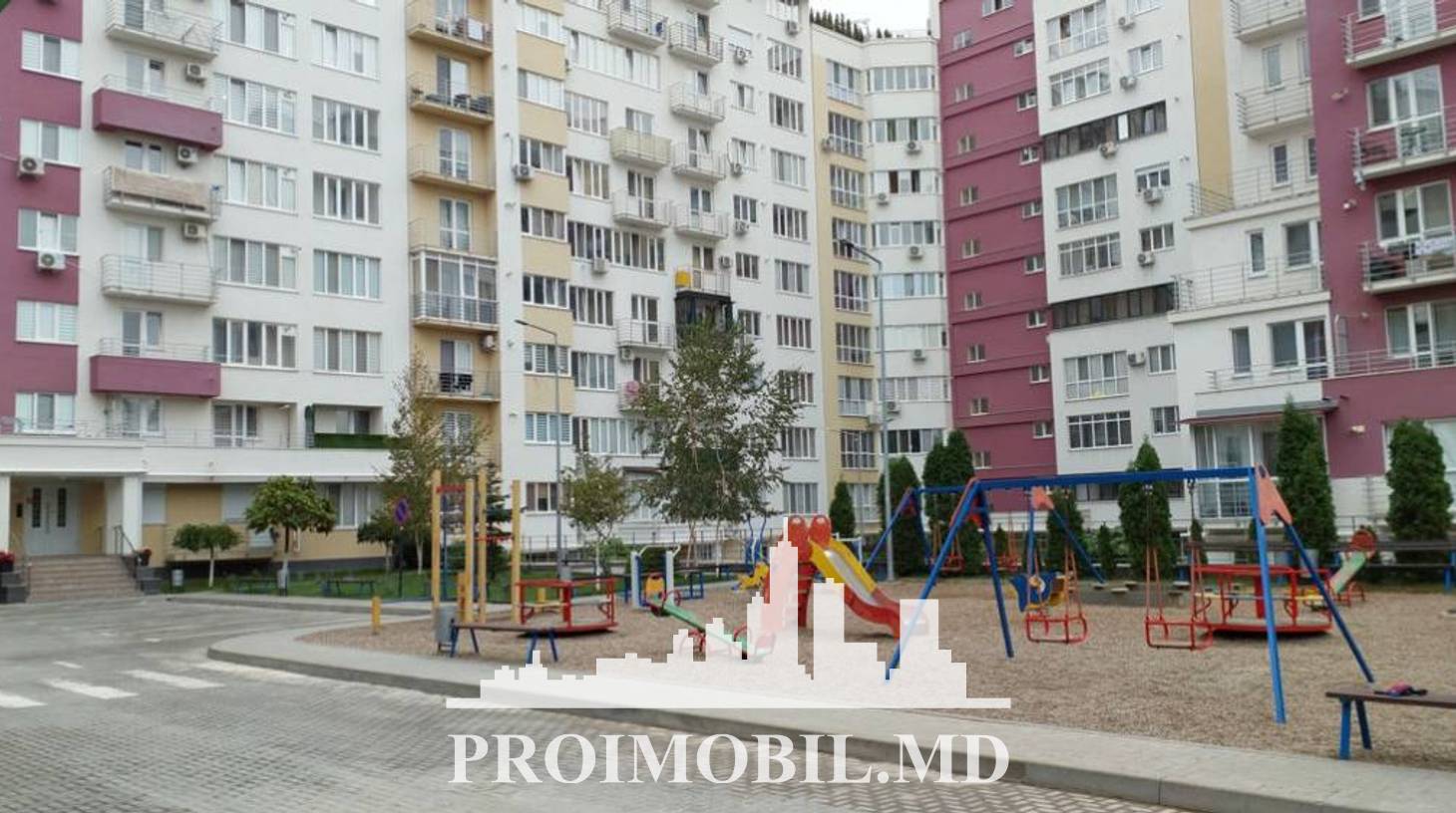 https://images.proimobil.md/d_3FmHZysyjLa_r5KFslXTYODwWrBZ1nlqf2aUKoAxg/watermark:0.75:so:0:30:0.39/resize:fill:1460:816:1/gravity:ce/bG9jYWw6Ly8vZXN0YXRlL2xyL2M2MDlkNjE0LWI4NDMtNGEzMi04MDgwLWQ3YWE1MmZlZTcxZS5qcGVn