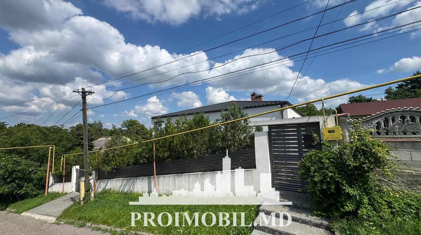 https://images.proimobil.md/dag0m0KQ_tIYiir_BBLPTjARpcx08u-JIT7Oe8CTKxA/watermark:0.75:so:0:30:0.39/resize:fill:1460:816:1/gravity:ce/bG9jYWw6Ly8vZXN0YXRlL2xyLzBjNTFmNTQ5LWZkMGYtNGUzZS05Zjg4LWIzN2Q4YjliOWJkMS5qcGVn