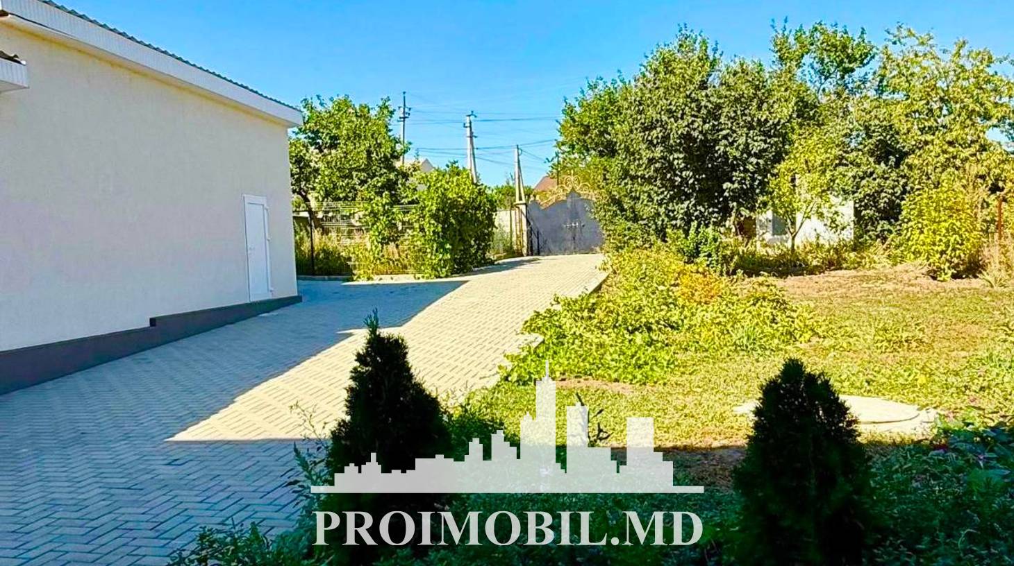 https://images.proimobil.md/daq9c9dHkjErpzes0UWtm9v4p1b2YaCFLAvyhpmFF5M/watermark:0.75:so:0:30:0.39/resize:fill:1460:816:1/gravity:ce/bG9jYWw6Ly8vZXN0YXRlL2xyL2IwMjJiNDI0LThiMWMtNDIwMy05YjE2LTdhMWRjMzlhZjhjZC5qcGVn
