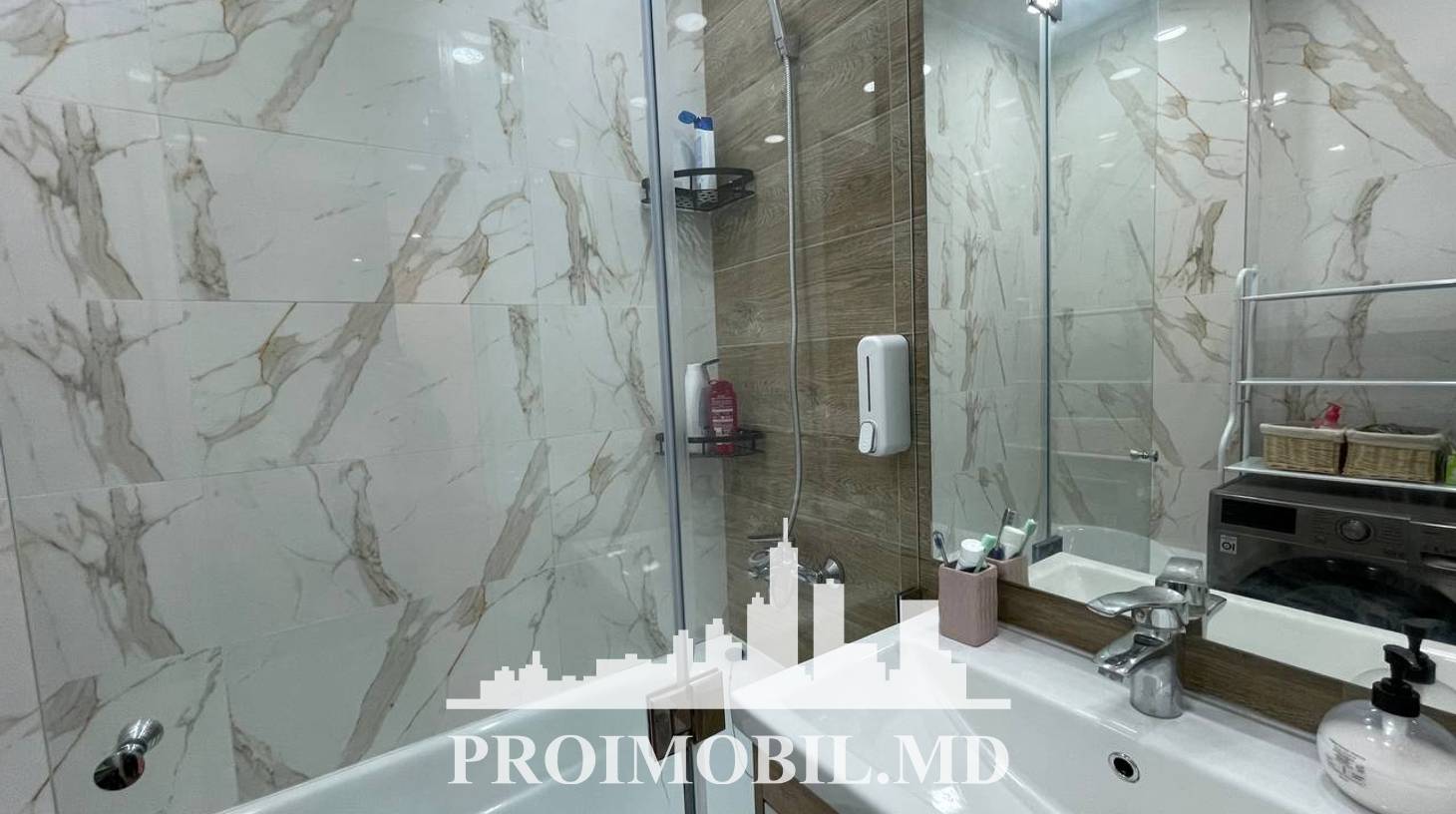 https://images.proimobil.md/dcIQvCxIWCx8fx32KJVbT7U2a3zMV3ILbrDQWWVpdWA/watermark:0.75:so:0:30:0.39/resize:fill:1460:816:1/gravity:ce/bG9jYWw6Ly8vZXN0YXRlL2xyLzM3YzJkZjc0LTI2YmItNDY1MC05Yjg3LTkxMTUyMTJjZWEyYy5qcGVn