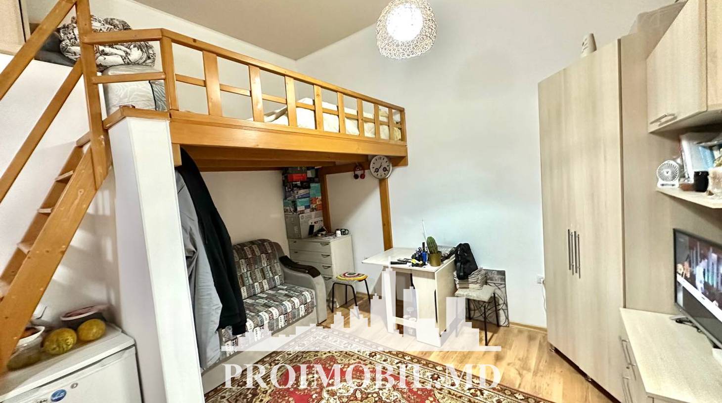 https://images.proimobil.md/dd2vS7U4HpPo7Jx_5yqBHuMZZ7O9PjtXRo0rvPFQG3A/watermark:0.75:so:0:30:0.39/resize:fill:1460:816:1/gravity:ce/bG9jYWw6Ly8vZXN0YXRlL2xyLzVkMzUyNzQ0LWIyYjktNDY0OC1iNmJlLTA2YTZmNGE2MzI3Yy5qcGVn