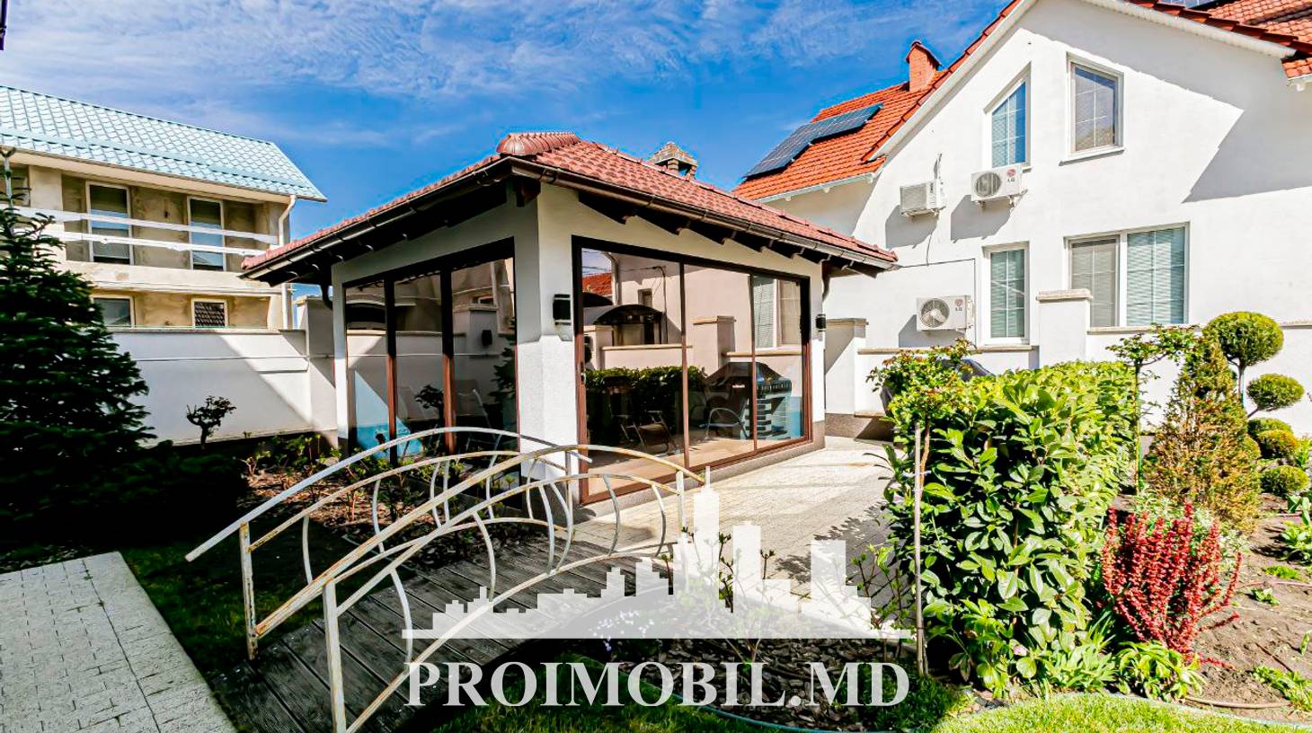 https://images.proimobil.md/de0MsHFErnUfhB4SyU1eHq28jFkvaMmrcCtfOFSDgo0/watermark:0.75:so:0:30:0.39/resize:fill:1460:816:1/gravity:ce/bG9jYWw6Ly8vZXN0YXRlL2xyLzQxMjBkYTJiLTNkM2MtNDY2MS1iNjU5LTk5NGJiMmY4ZjYyMC5qcGVn