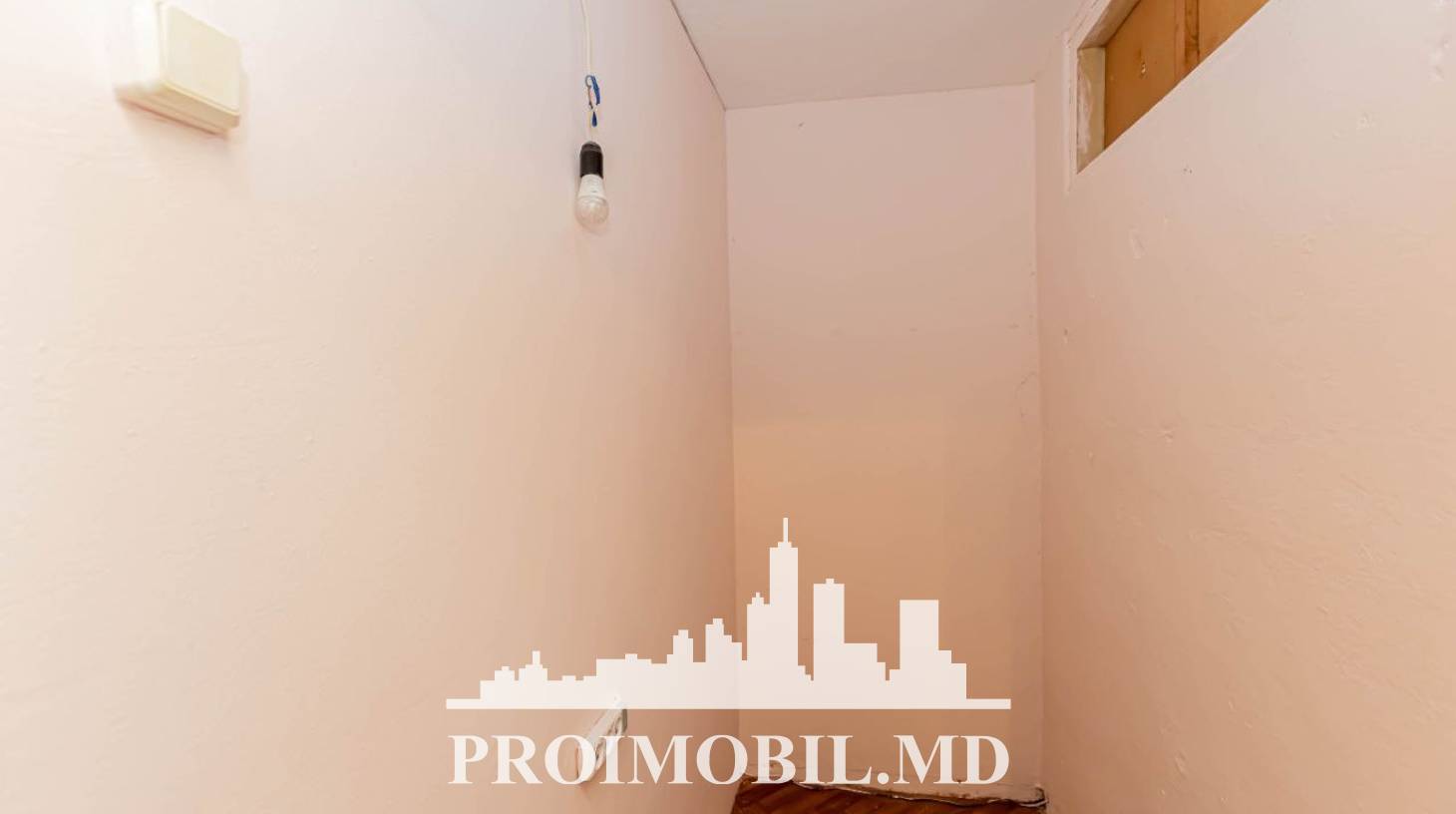https://images.proimobil.md/df0RZA65vRFVZ8V9piwqfeN0aGkJcA8Jum4xPsVcD7U/watermark:0.75:so:0:30:0.39/resize:fill:1460:816:1/gravity:ce/bG9jYWw6Ly8vZXN0YXRlL2xyLzJlMmY3M2RjLTg2YjctNDFjZi1iNmRiLTg3YzFiZTg4ZGVhMi5qcGVn