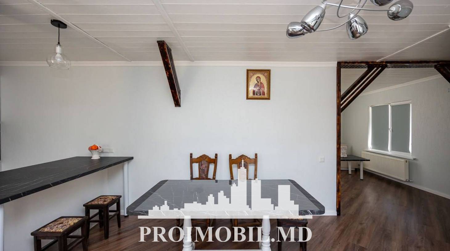 https://images.proimobil.md/dhmDovG0O2pJbjk2uImpX0iD8olrejHvwmdPB2CswcA/watermark:0.75:so:0:30:0.39/resize:fill:1460:816:1/gravity:ce/bG9jYWw6Ly8vZXN0YXRlL2xyLzI2MmM0YjU2LWIwNzktNDU1Mi1iNzM0LTU5MDAwNDY4ZTdiZi5qcGVn