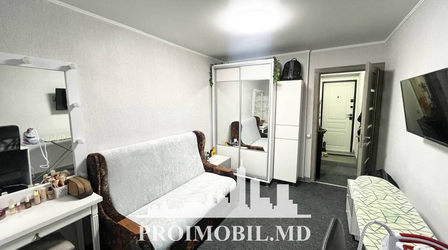 https://images.proimobil.md/dl89Oz23FZ200d8PNVkhGO2qXLG4mNxRoPWI9Vnhqoc/watermark:0.75:so:0:30:0.39/resize:fill:1460:816:1/gravity:ce/bG9jYWw6Ly8vZXN0YXRlL2xyL2M0NjBmY2Y2LTg0MmEtNDcyYS1iNWNkLTE5YzM5ODdkNmNlYi5qcGVn